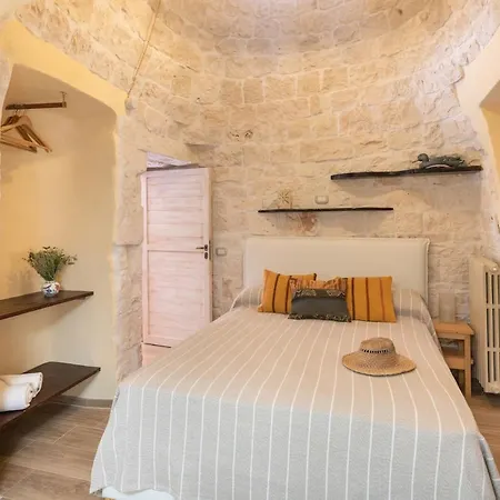 Beautiful Haven With Panoramic Views Over Valley Ostuni
