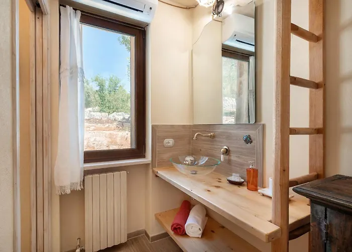 Beautiful Haven With Panoramic Views Over Valley Willa Ostuni