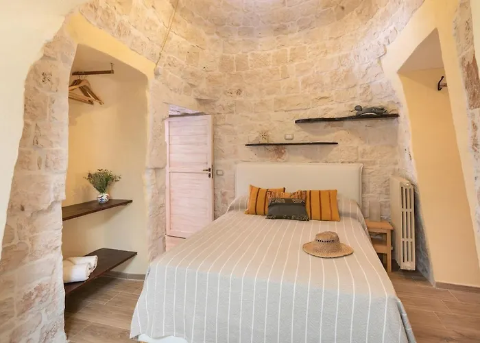 Beautiful Haven With Panoramic Views Over Valley Ostuni